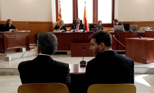 Messi lĩnh án 21 tháng tù vì trốn thuế ảnh 1