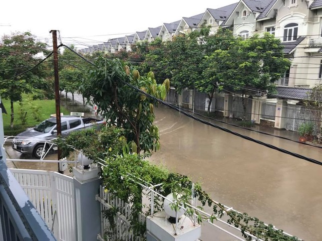 ‘Làng’ biệt thự triệu đô Hà Nội chìm trong biển nước ảnh 3