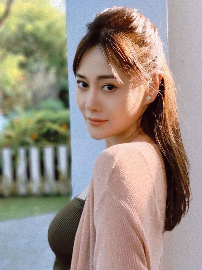 Điểm chung thú vị giữa hai nữ chính của "Hương Vị Tình Thân" và "Thương Ngày Nắng Về" ảnh 5