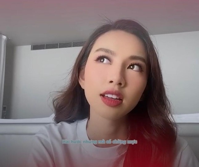 Hoa hậu Thùy Tiên nói thẳng nói thật về Quang Linh Vlogs, là ngọt ngào hay xa cách? ảnh 2