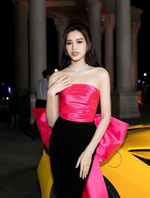 Nhiều lần gặp sự cố váy áo ngay giữa thảm đỏ nhưng Hoa hậu Đỗ Thị Hà đều xử lý cực khéo - Ảnh 5.