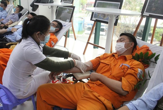Xúc động trước những khoảnh khắc hiến máu cứu người trong hành trình Chủ Nhật Đỏ 2021 ảnh 5