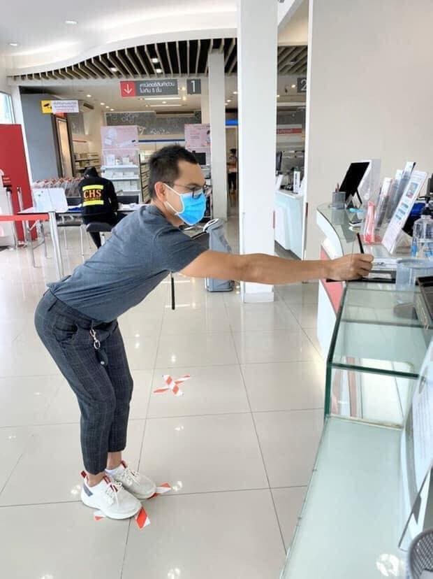 Xứng danh “Vùng đất của nụ cười“: 1001 cách phòng dịch “lầy lội” của giới trẻ Thái ảnh 4