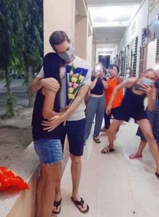 “Đại sứ thương hiệu” khu cách ly Võ Hoàng Yến: Dạy catwalk chán rồi chị đi mai mối cho fan ảnh 7
