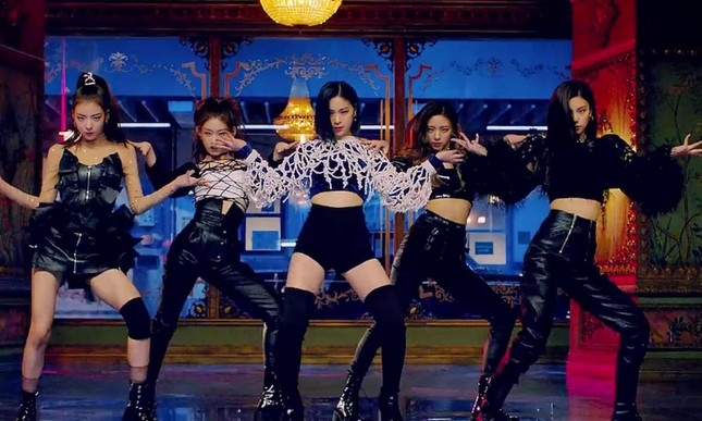 Một bộ đồ mặc 5 lần, ITZY quả đúng là nhóm nhạc tiết kiệm nhất K-Pop rồi ảnh 5