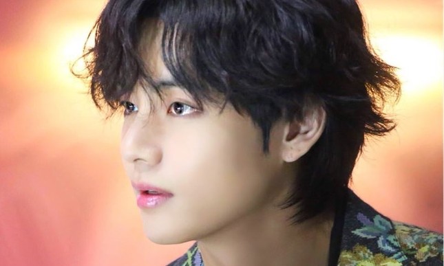 Nếu bạn từng bị bạn bè chơi xấu, đừng buồn vì đến V (BTS) cũng bị như vậy ảnh 2