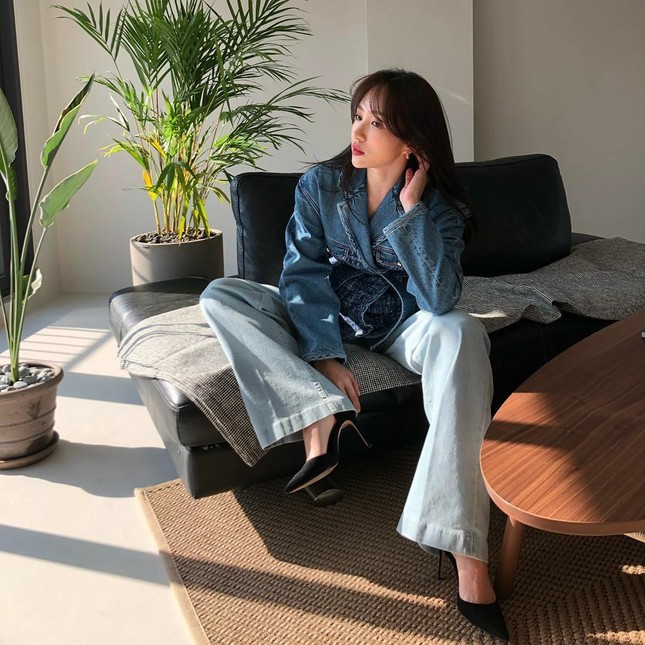Sao Hàn 24H: Jeon Somi khoe cơ bụng, Ten (NCT) khoe tóc mới, Hyuna khoe bạn trai ảnh 1