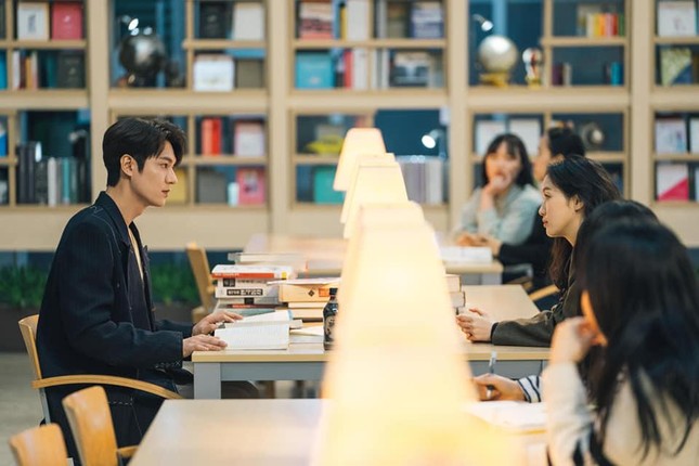 Fan của Lee Min Ho tiếp tục đổ gục trước teaser và hình ảnh mới của “Quân Vương Bất Diệt” ảnh 5