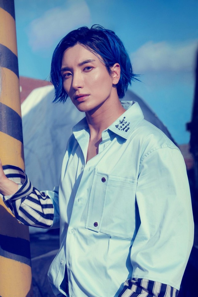 Sao Hàn 24H: Leeteuk (Super Junior) năn nỉ hacker, Chanyeol (EXO) khoe boss siêu ngầu ảnh 1