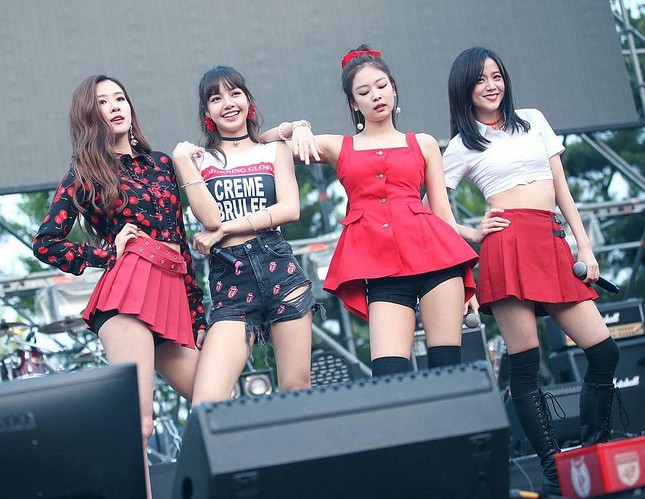 Đây chính là trang phục diễn được Blink thả tim nhiều nhất cho BLACKPINK! ảnh 1
