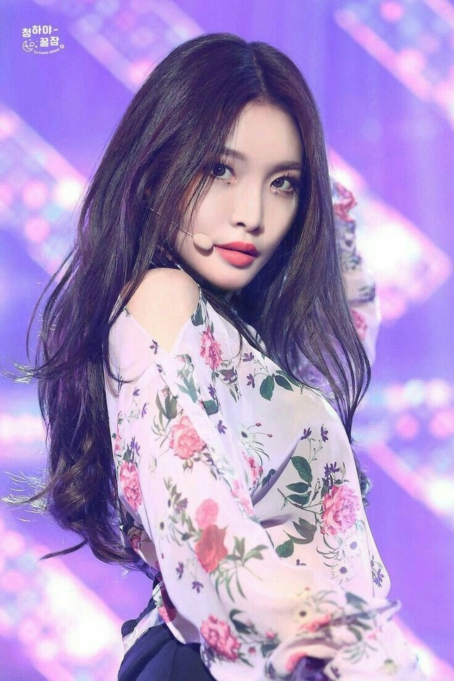 Từng được khen là có vẻ đẹp cá tính nhưng Chungha giờ bị nhận xét trông hệt Park Bom ảnh 6