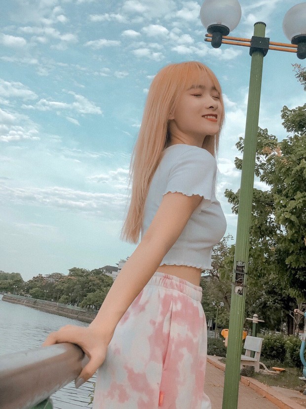 Hotgirl TikTok có hành động bất ngờ sau màn tự tin “Lisa không xinh bằng mình” ảnh 1