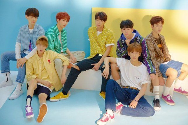 Nam idol K-Pop khiến netizen tranh cãi: Lột xác nhờ giảm cân hay đụng dao kéo? ảnh 1