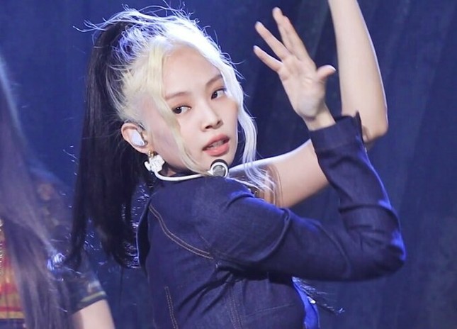 Fan không khỏi xót xa khi thấy BLACKPINK ngày càng gầy đi vì "How You Like That” ảnh 3