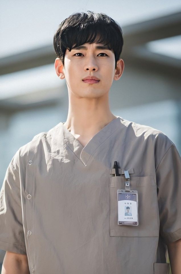 “Thánh tiết kiệm” gọi tên Kim Soo Hyun: Bảy năm rồi vẫn dùng một đôi dép ảnh 1
