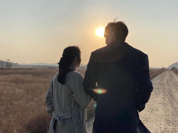 Lee Min Ho đón sinh nhật với Kim Go Eun, bằng chứng hẹn hò quá rõ ràng? ảnh 1