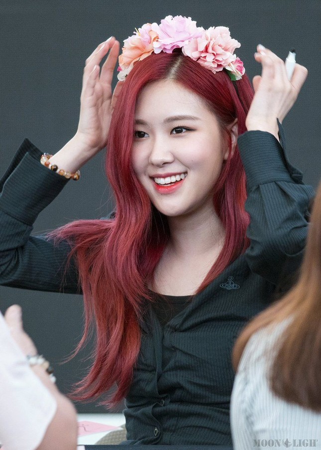 Không phải stylist của BLACKPINK, người chọn màu tóc tím khói cho Rosé bất ngờ hơn nhiều ảnh 1