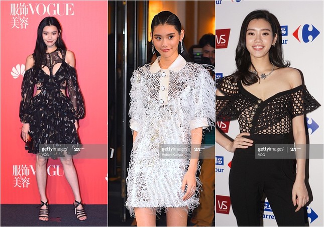 “Con dâu vua sòng bạc” Ming Xi và Địch Lệ Nhiệt Ba bị chê xuống sắc khi dự sự kiện ảnh 1