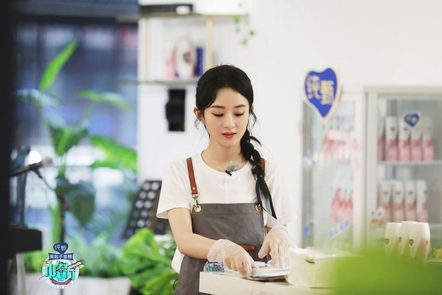 Xinh đẹp, nổi tiếng nhưng Triệu Lệ Dĩnh vẫn bị chê “kém duyên” chỉ vì thói quen này ảnh 1
