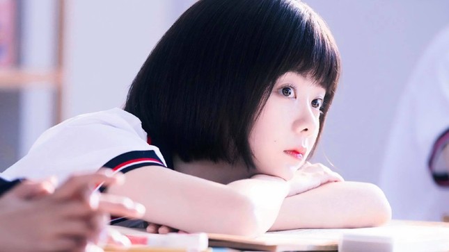 Vì sao các “nữ thần thanh xuân” phim Hoa ngữ đều chọn kiểu tóc quen thuộc này? ảnh 1
