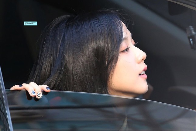 Đến chuyên gia thẩm mỹ cũng phải ngưỡng mộ những nữ idol có sống mũi đẹp đến không tưởng ảnh 10