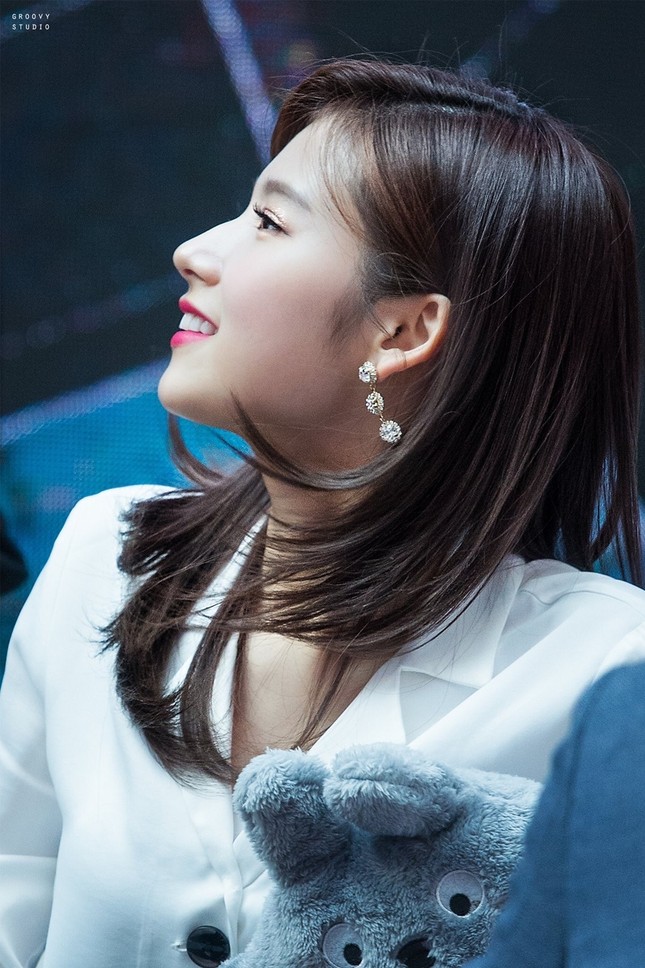 Đến chuyên gia thẩm mỹ cũng phải ngưỡng mộ những nữ idol có sống mũi đẹp đến không tưởng ảnh 7