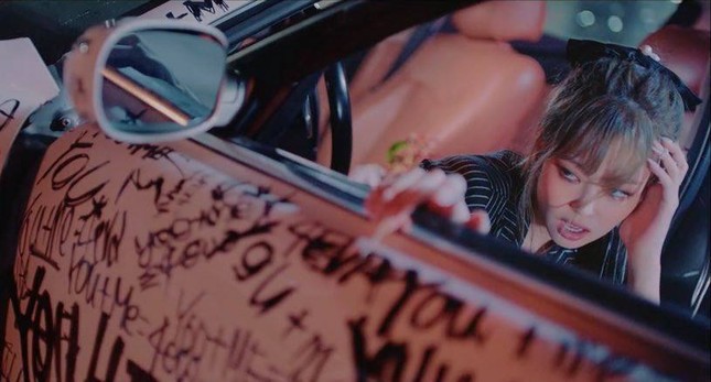Gia thế siêu khủng của trai đẹp Lisa dựa vào trong MV “Lovesick Girls” gây choáng ảnh 2