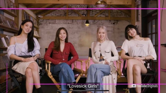 Lisa mang khoe dây chuyền đặc biệt mà sao fan lại thấy thương em út BLACKPINK quá chừng? ảnh 1