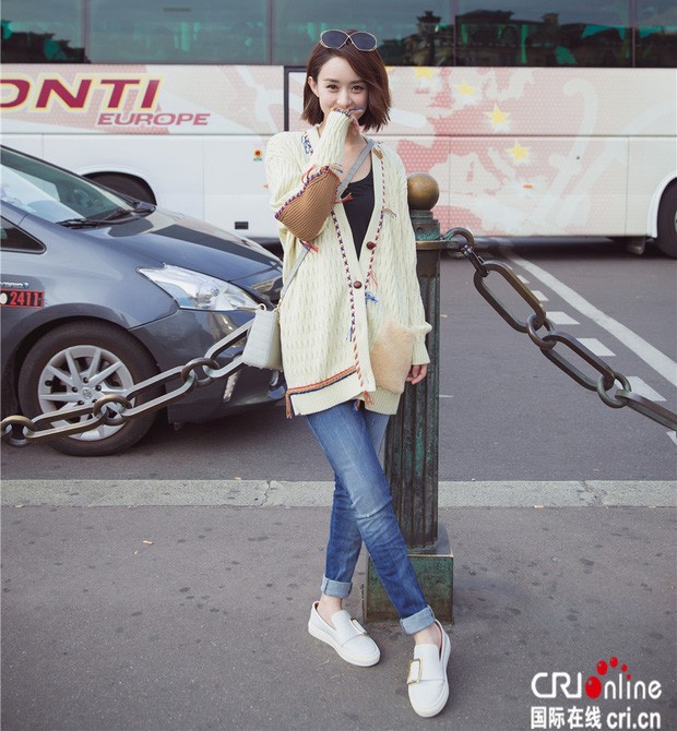 Ngày nào còn bị chê “phèn”, giờ Triệu Lệ Dĩnh chẳng hề kém cạnh khi đụng hàng Jennie ảnh 1