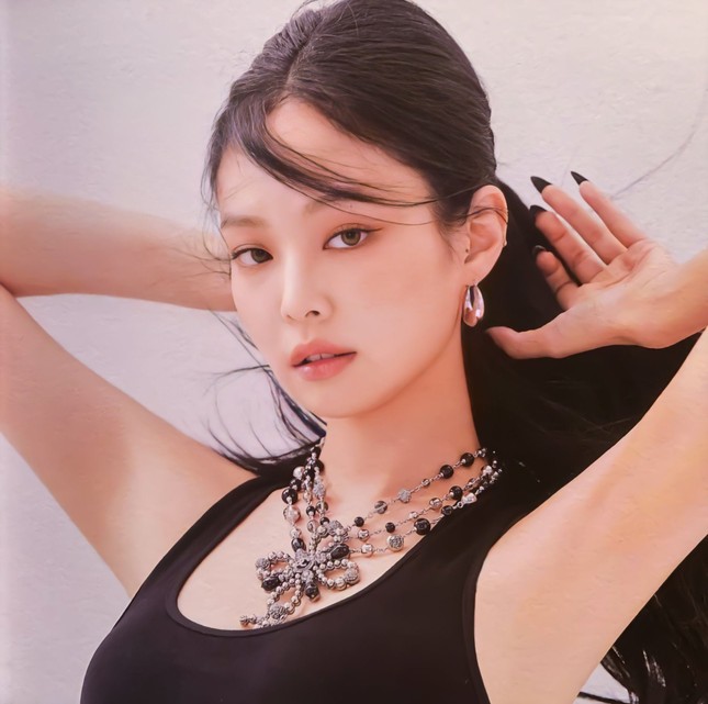 Netizen thở phào nhẹ nhõm khi Jennie BLACKPINK có động thái này giữa ồn ào trang phục y tá ảnh 3