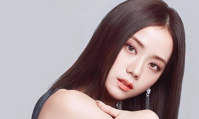 Cả rừng đèn flash cũng không thể “dìm hàng” chị cả BLACKPINK: Đơn giản vì Jisoo quá đẹp! ảnh 1