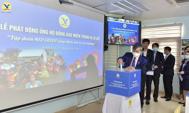 Bệnh viện đa khoa MEDLATEC ủng hộ 1 tỷ đồng cho đồng bào miền Trung bị lũ lụt ảnh 4