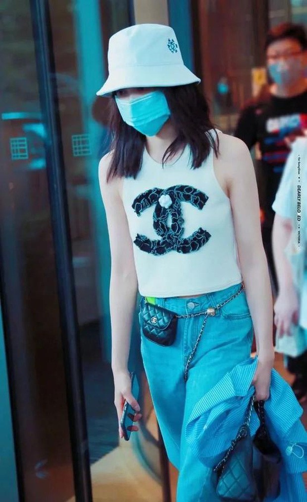 “Nữ thần Kim Ưng 2020” Tống Thiến đụng hàng Chanel với Jennie: Bất phân thắng bại! ảnh 8