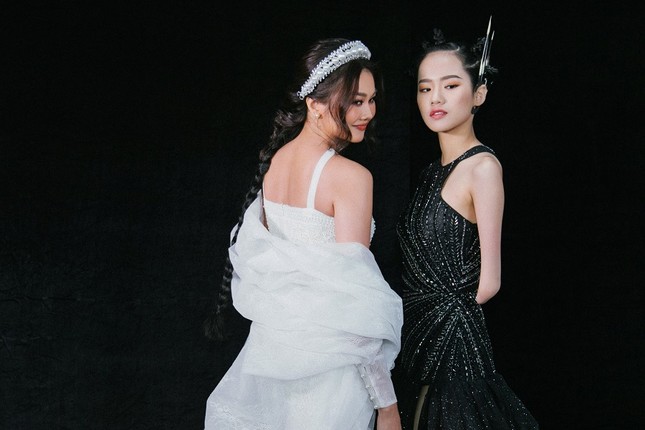 Người mẫu khuyết tay hay chuyện cô bạn 16 tuổi yêu thương cơ thể không hoàn hảo của mình ảnh 6