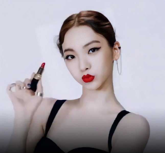 Thêm lý do khiến netizen Hàn công nhận Karina (aespa) là “Nữ thần sắc đẹp” mới của K-Pop ảnh 4