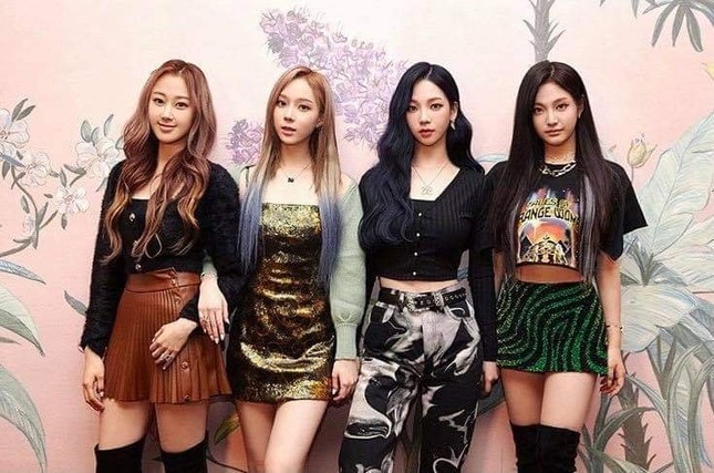 Vì đâu netizen bất ngờ cực độ khi biết danh tính stylist lo trang phục cho aespa? ảnh 7