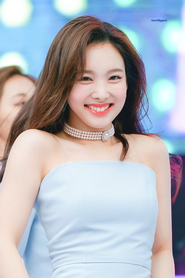 Thêm một nữ idol khiến netizen công nhận: Thay đổi dáng lông mày tạo nên phép màu cho khuôn mặt ảnh 1