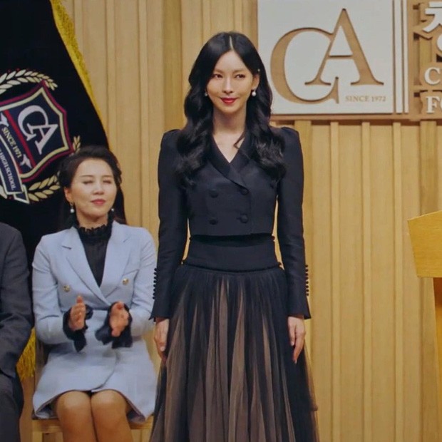 Váy cạp cao khoe eo thon như Seo Ye Ji đang thành "chân ái" của hàng loạt sao châu Á ảnh 4