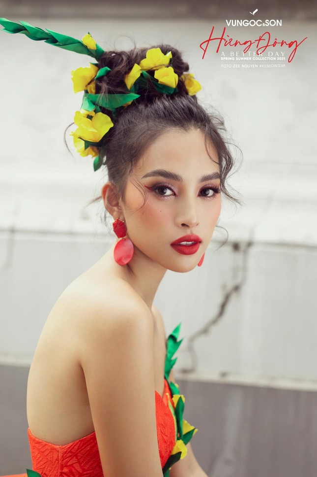 Ngắm Tiểu Vy mới lạ với tóc ngắn, chợt nhận ra chưa kiểu tóc nào làm khó được Hoa hậu ảnh 9