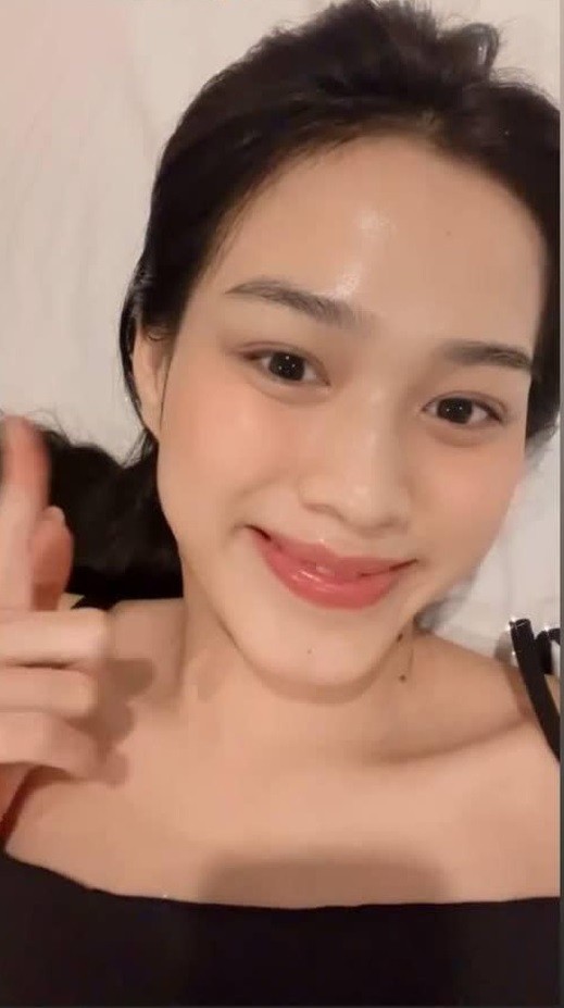 Hoa hậu Đỗ Thị Hà cứ khoe mặt mộc là gây "bão mạng": Da căng bóng, đẹp đỉnh cao! ảnh 1