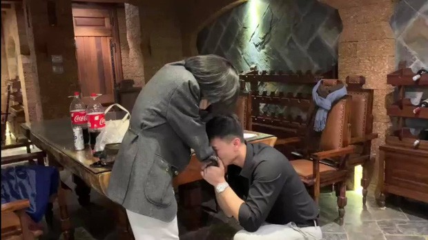 Diễn viên Huỳnh Anh cầu hôn bạn gái hơn tuổi nhưng bất ngờ nhất là khung cảnh xung quanh ảnh 3
