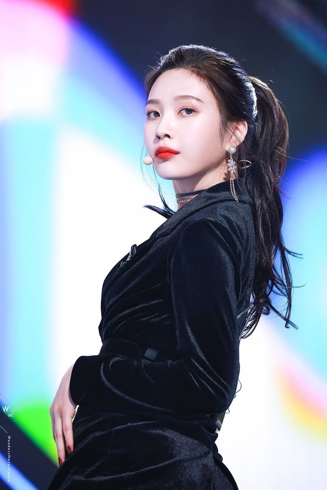 Đâu chỉ kiểu dáng lông mày, đường chân tóc cũng giúp idol thăng hạng nhan sắc ảnh 3