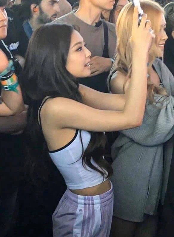 Những mỹ nhân không thể bị dìm hàng nhan sắc trong mọi hoàn cảnh: BLACKPINK, Suzy và ai nữa? ảnh 1