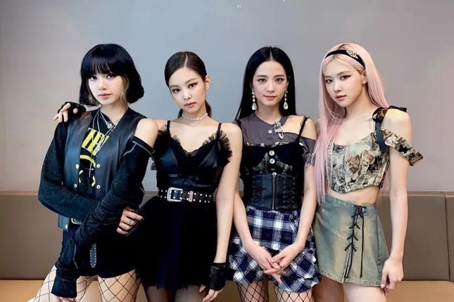 Bạn có nhận ra trong nhóm BLACKPINK ẩn giấu hai cặp bạn thân cực kỳ trái ngược? ảnh 2