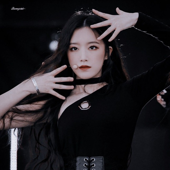 Top mỹ nhân có khí chất bí ẩn nhất K-Pop: Làm sao có thể thiếu Rosé (BLACKPINK)! ảnh 4