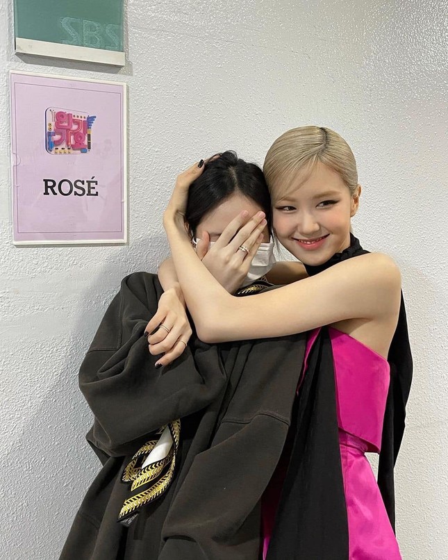 Debut solo thành công rực rỡ nhưng vẫn có một điều khiến Rosé không nguôi tiếc nuối ảnh 4