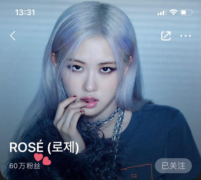 Vì đâu BLINKs mừng muốn khóc khi nhìn thấy Rosé buộc tóc quá xinh trong đợt solo? ảnh 1