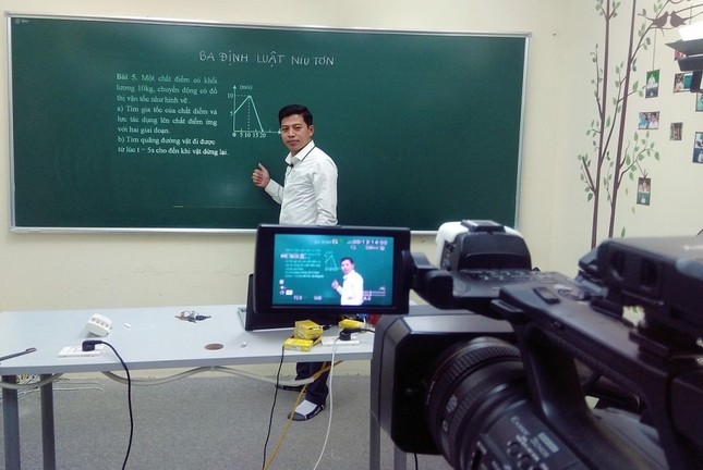 Thầy cô chúng mình nói gì về phương pháp học và giảng bài trực tuyến mùa dịch COVID-19? ảnh 3