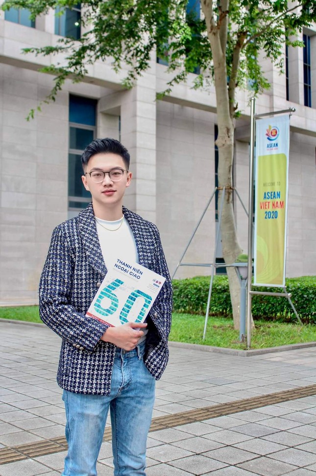 Thái Bá Minh - Hotboy Học viện Ngoại giao, từng được tuyển thẳng vào 5 trường Đại học ảnh 5