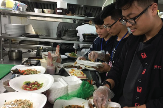 Tet Donation 2021: Bạn đã sẵn sàng trở thành một mảnh ghép của Biệt đội giải cứu thức ăn? ảnh 2